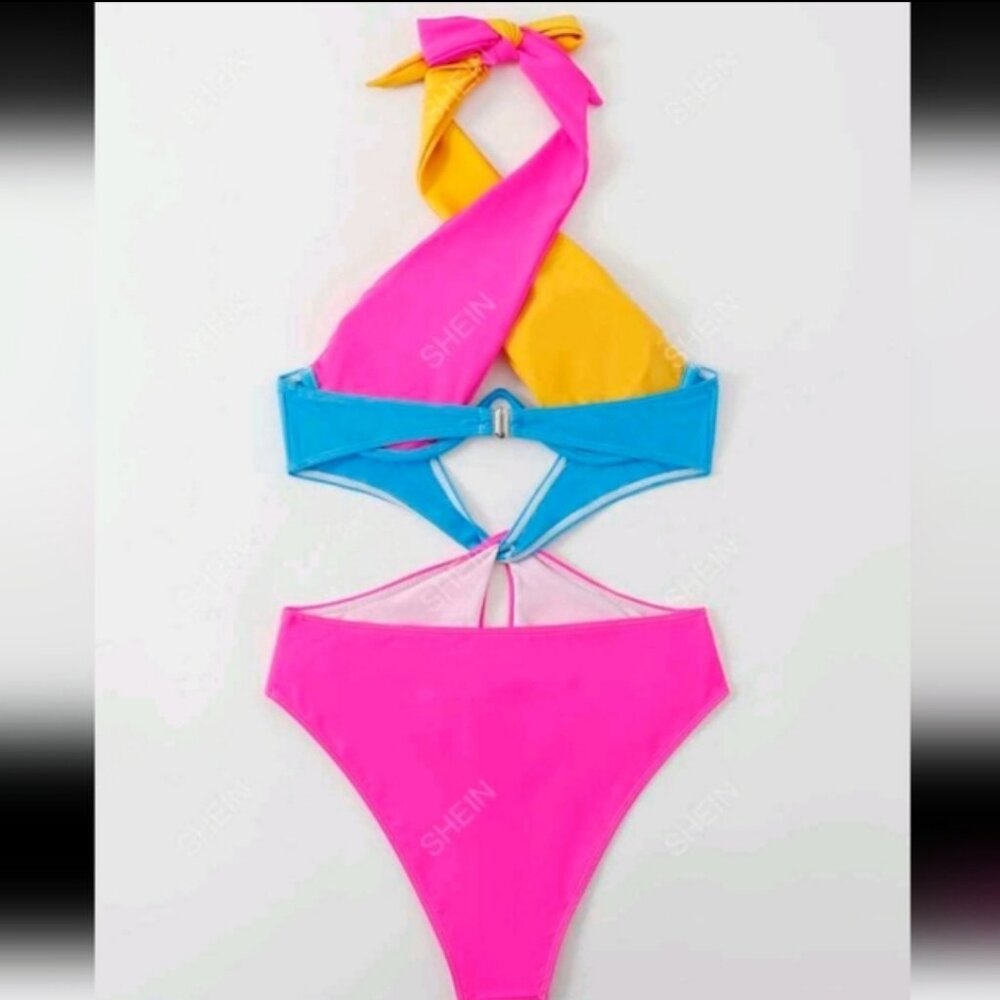 SHEIN Swimsuit - Picture 4 of 6